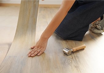 フロアタイルの施工