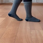 フローリングが冷たく感じる理由とDIYでできる対策