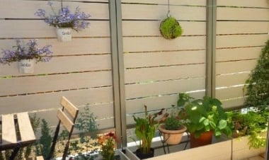 人工木のフェンス・縁台で庭はもっと使いやすくなる！