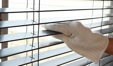 ウッドブラインドはアルミ製よりもお手入れが簡単