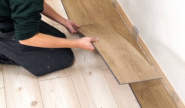短辺のサネをはめ込む