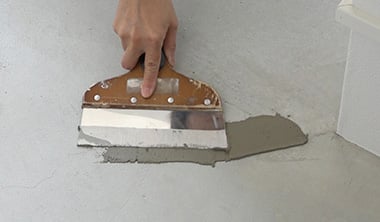 床用下地処理材の練り方と使い方
