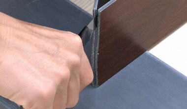 折り曲げて切り離す