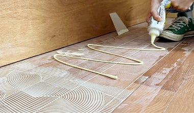 均一になるように薄く塗り伸ばす