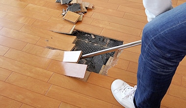 床のきしみやたわみ