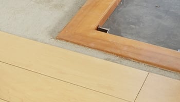 カットする列を手前の列にはめ込み