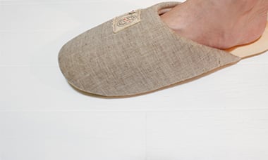 足で強い摩擦をかける