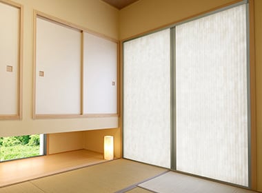 断熱性効果が高く、生地も収納できるフレーム付きタイプも