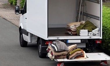 汚れやすいトラックの荷室に