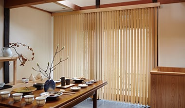 天然木のバーチカルブラインドで和モダンテイスト