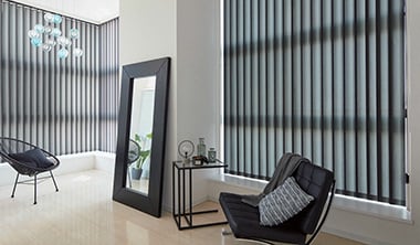 バーチカルブラインドの縦ラインで部屋が広く見える効果がある