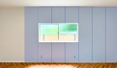 窓枠の端に沿って貼る