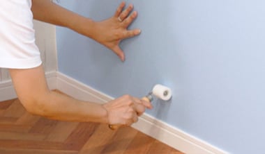 ローラーで念入りに圧着