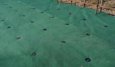 二層式防草シートの施工画像