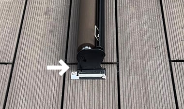 本体を軽くたたきはずす