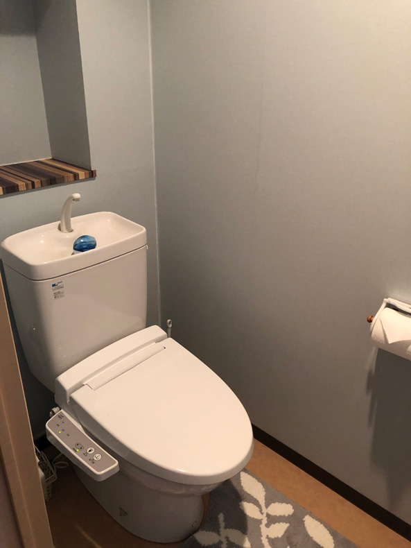 汚れが気になるトイレ壁紙を消臭 汚れ防止壁紙でdiy イエチェン