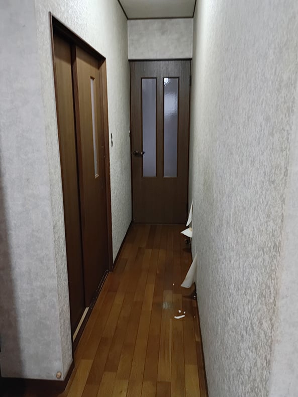 壁紙DIYビフォー1