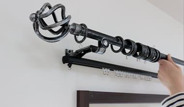 カーテンレールの取り付け方法