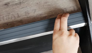階段滑り止めの施工方法