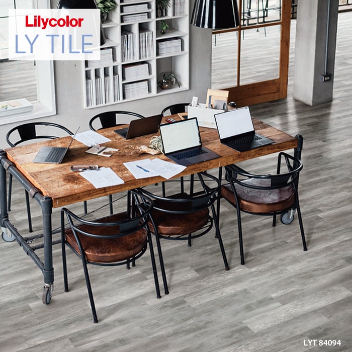 フロアタイル LYタイル リリカラ ラスティウォールナット 150×914.4×2.5mm 24枚入 | フロアタイルの通販 | DIY ショップRESTA